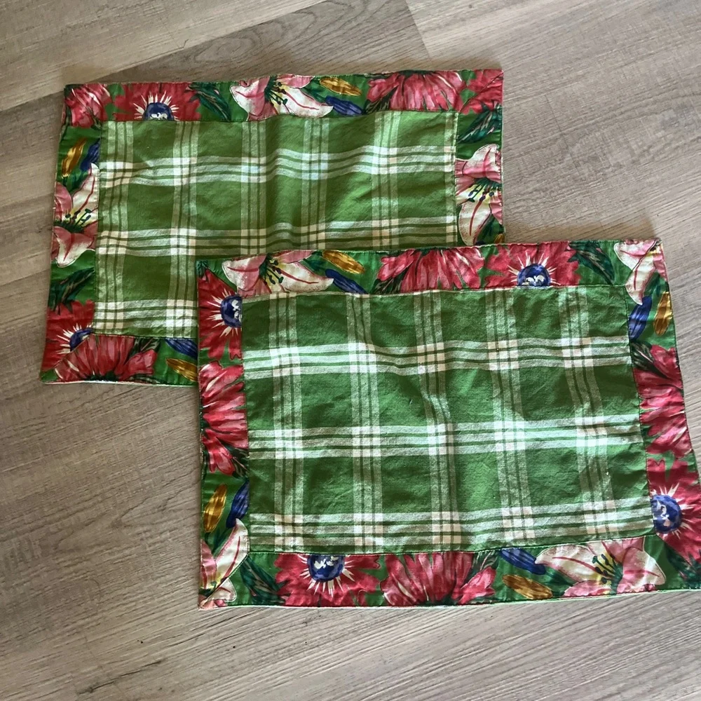 Williams Sonoma 2 floral and plaid red green placements